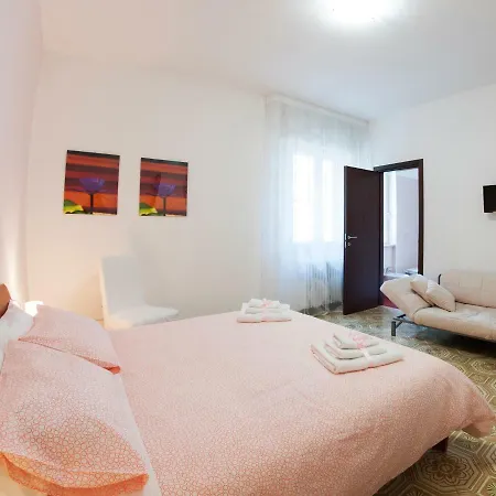 ベッド・アンド・ブレックファスト Da Leo カロヴィーニョ